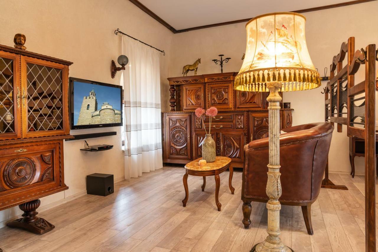וליקו טורנובו Historic Apartment In The Heart Of The City מראה חיצוני תמונה